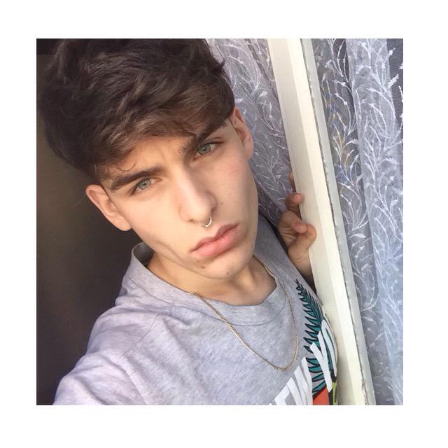 badpostboysfr's tweet photo. 👅👀 http://t.co/od9CGaL4E8
