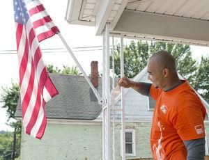 VeteranDIY's tweet photo. Volunteers, Building Veterans join to make place to overcome #PTSD  http://t.co/mPnCSsTXNC http://t.co/WAhiB7Y2JE