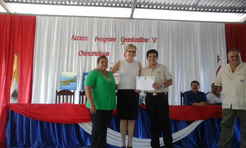EmbPowers's tweet photo. Felicidades a los graduados de Access 2015 de Estelí! http://t.co/URrCIoVgU4