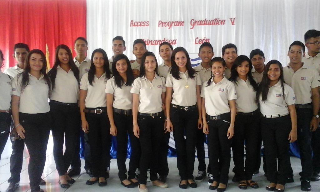 EmbPowers's tweet photo. Felicidades a los graduados de Access 2015 de Estelí! http://t.co/URrCIoVgU4