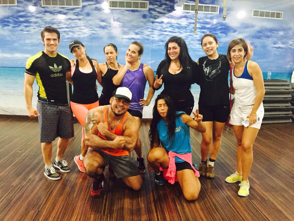 cardioextremoLA's tweet photo. Viernes de #CardioExtremoLatino http://t.co/b9o6xblVOb