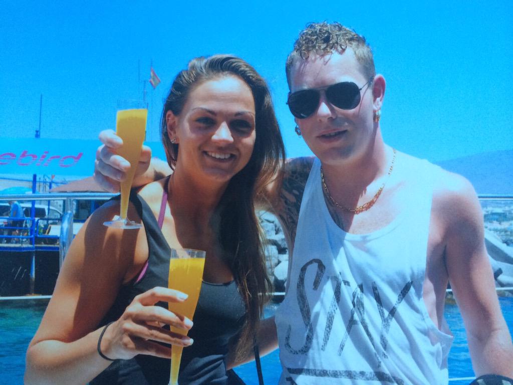 sjon1990's tweet photo. Weer thuis na een zeer mooie 8 daagse vakantie met @brenddaa93 in Tenerife.!!!!#lkkr chillen,bijkomen en genieten http://t.co/JohFQLv9sN