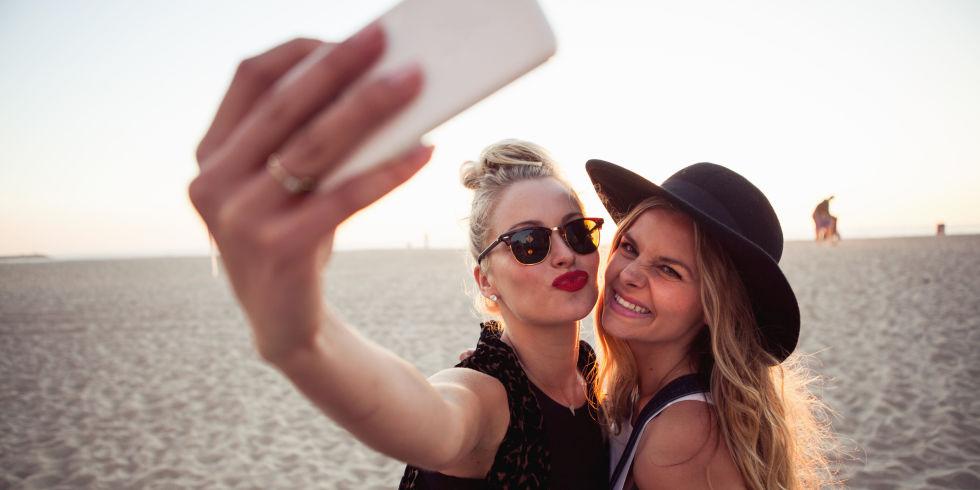 marieclaire's tweet photo. 15 Travel Hacks to Have the Ultimate Vacation: http://t.co/45flqMUMIf http://t.co/dlzMlNDvxX