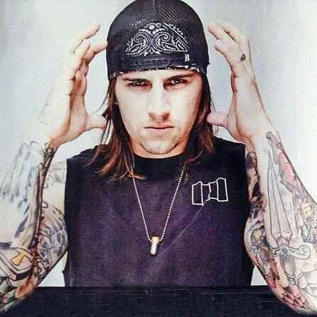 Happy freakin birthday M. Shadows   