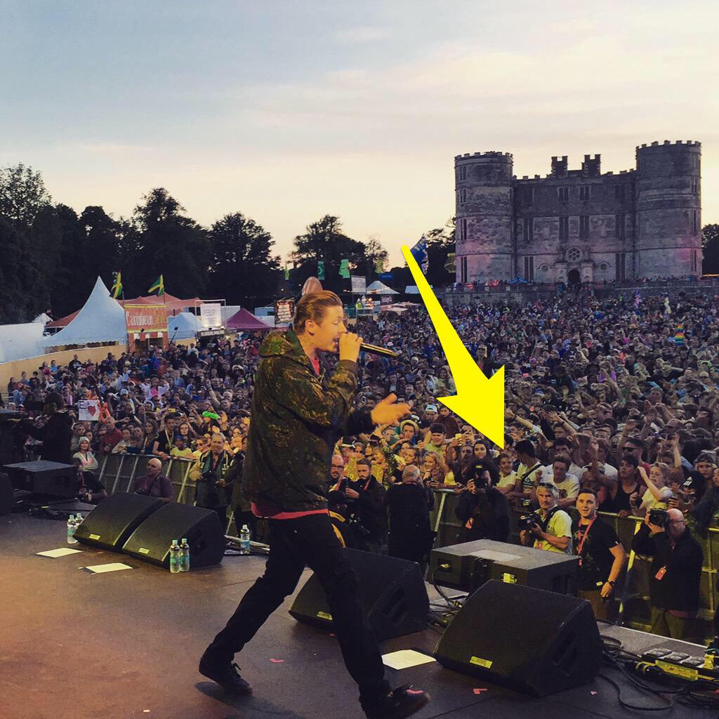 One of those <a href="/CampBestival/">Camp Bestival</a> Father and son moments. <a href="/professorgreen/">Professor Green</a> <a href="/RobdaBank/">Rob da Bank</a> lovingit