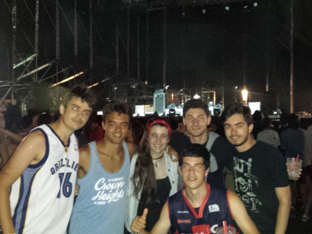 BandHastings's tweet photo. El #arenalsound2015 está que se cae. http://t.co/ohJPYPzU54