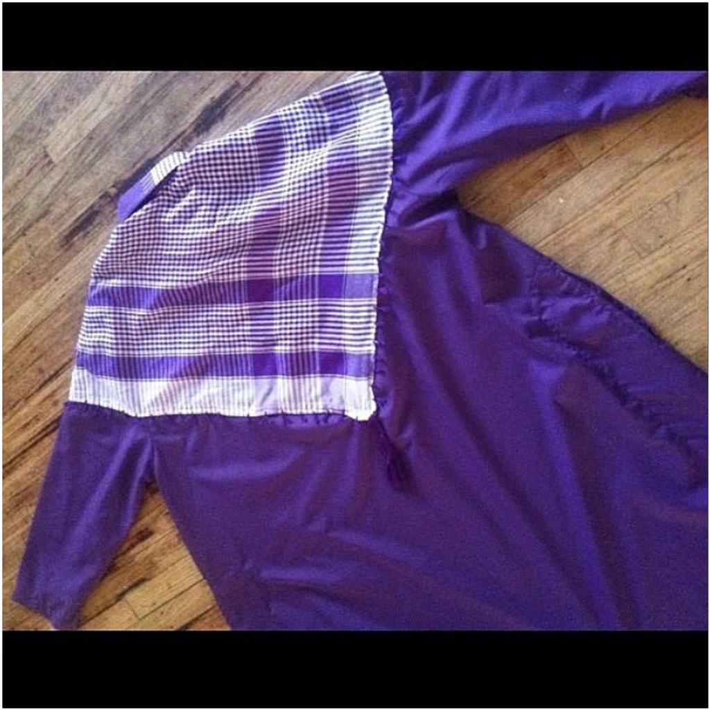 MuhammedSaiyd's tweet photo. Thobe with ghutra sewn in. You seen it here first. Still #kingofthethobes #ثَوب #black #blue #purple http://t.co/PMhIQjG8AL