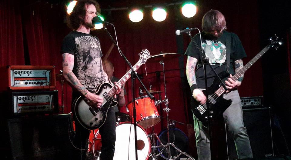 THVSband's tweet photo. Quick shot from last night, before Michael broke a string.... http://t.co/fZwJNdJkkb
