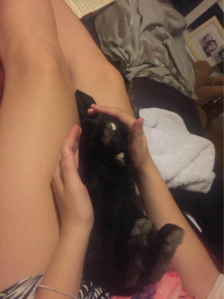 LucyMacMusic's tweet photo. Absolutely adore this baby #moo #rabbitmodel http://t.co/pyxA2vIbI8
