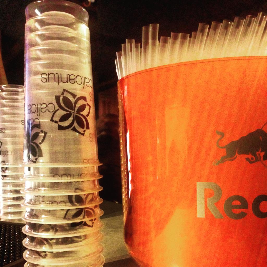 Calicantus_off's tweet photo. Details RedBull @redbull #redbull #calicantusofficialpage #calicantuscafe #calisummerfriday http://t.co/J3dux5Hf9g