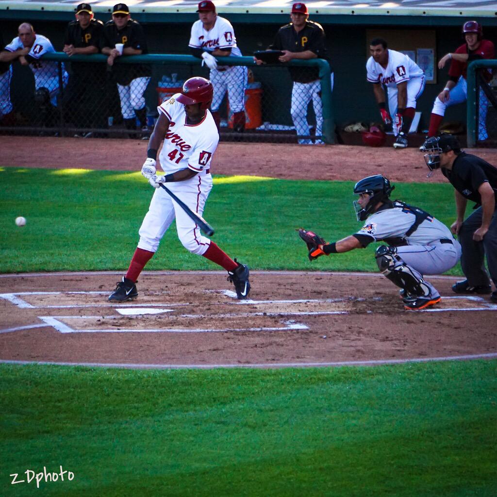 rafibomb87's tweet photo. Photo I took of Josh Bell at the @AltoonaCurve game last night. @Pirates http://t.co/q85JejLqop