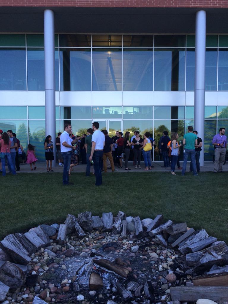 UIResearchPark's tweet photo. Great turnout at #FireAtFive! If you're not here now, there's still an hour left! http://t.co/1Dn7XSykcg