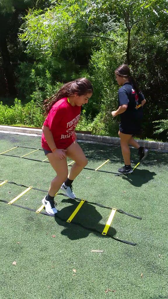 LaunchSportTony's tweet photo. #webbnation grinding on the ladders! @BailieWebb  @WebbBrie http://t.co/MLLNR8b8xF