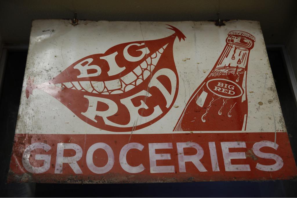 TemplesofBBQ's tweet photo. When in Texas- drink Big Red soda #templesofbbq #lancerosen #bbqroadtrip #USA #cookbook #bbq #bigred #bbqdrink http://t.co/so6o8RysD0