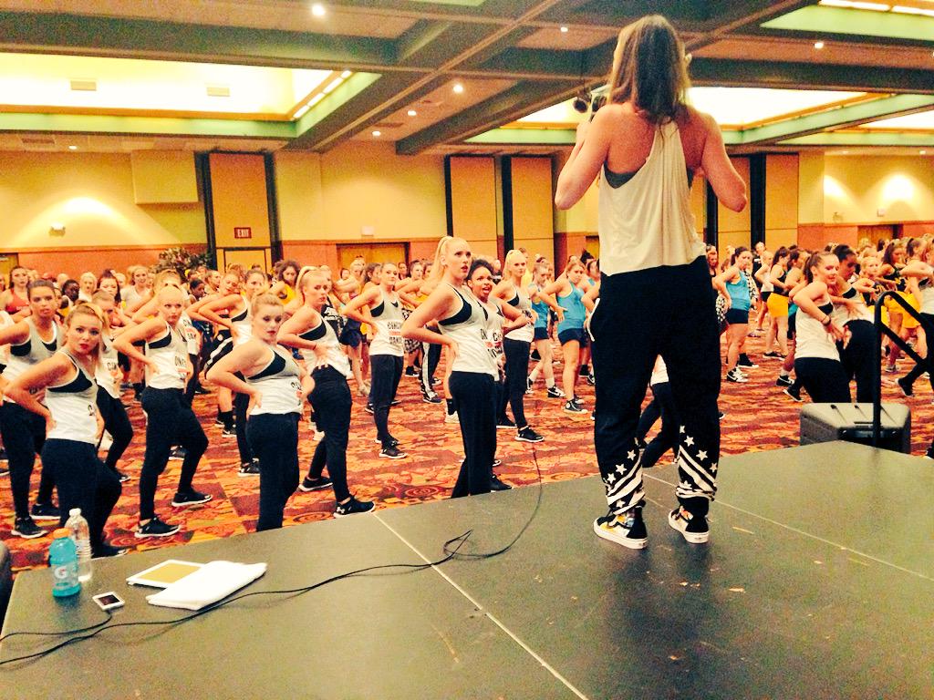 UDAheidey's tweet photo. The beautiful @KendraAndrews1 is here &amp; everyone is WORKING it in this combo!!! #UCAUDAChula http://t.co/KsU7oF5fcr