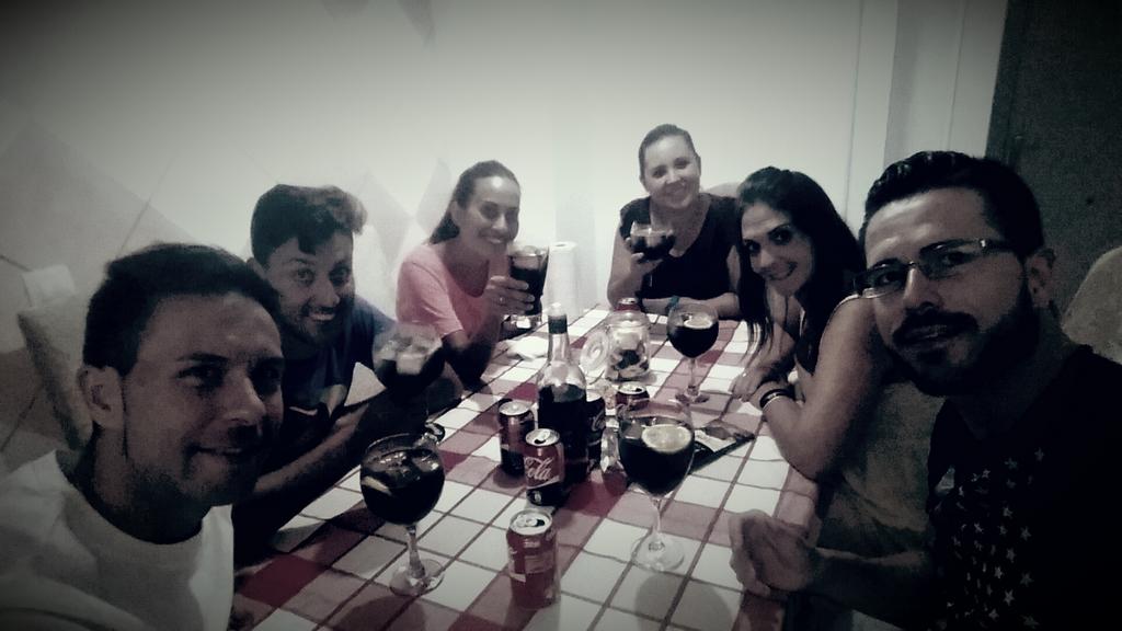 marijosemart's tweet photo. Ellos sin asi.... mis Amigos son asi.... 😍 @bichocosmonauta @jerediutrera @taconeando0 @ro_jm88 http://t.co/agyZSzRhis