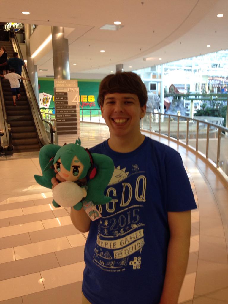 Simply on Twitter "puncayshun with his punwaifu he got at MOA http