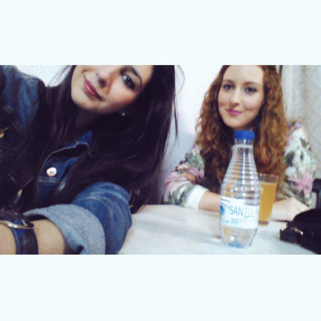Luciarbrzn's tweet photo. Cuando pasan meses sin vernos y todo sigue igual. Será que esto de ser las pequeñas del grupo tiene su magia ✨✨♥ http://t.co/BuzI7y8odC