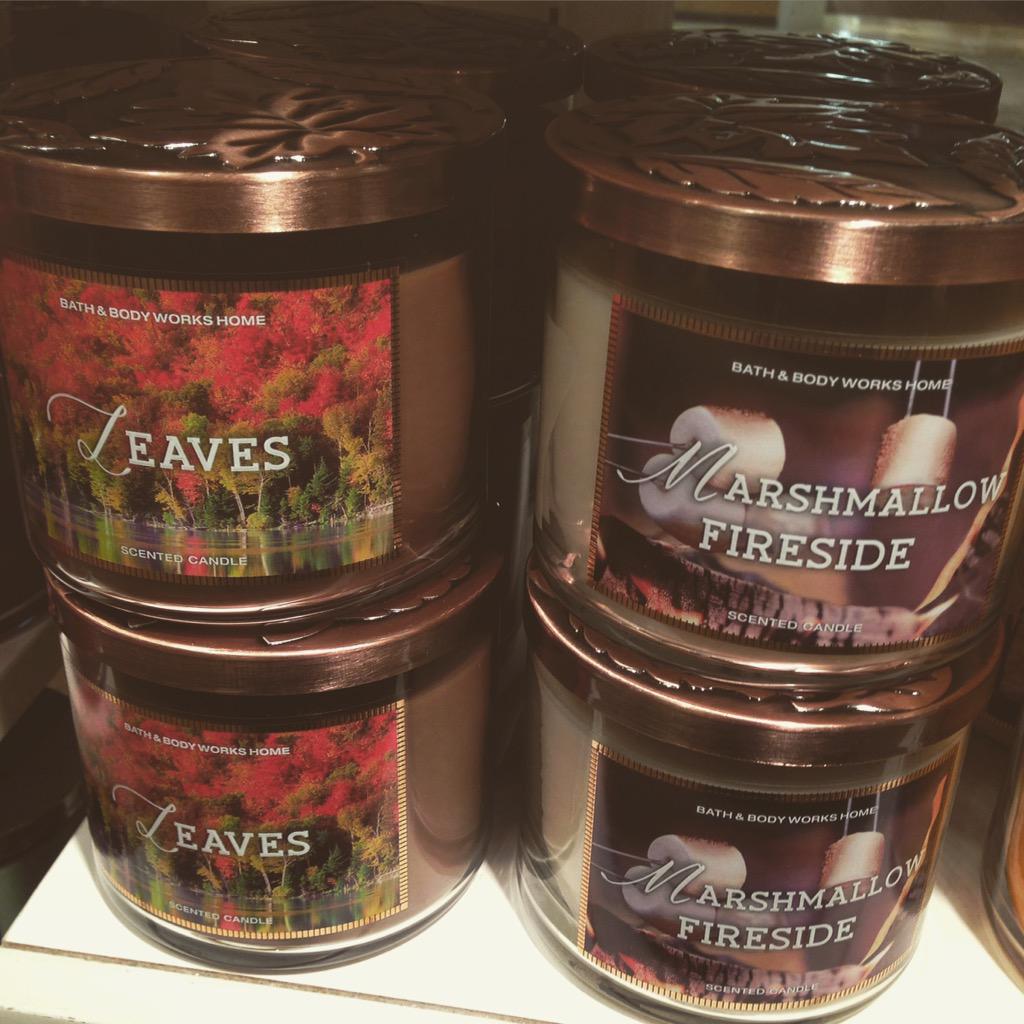 PeppermintBlogs's tweet image. My two favorite candles are back at @bathbodyworks 😍🍂🍁 #marshmallowfireside #leaves #bathandbodyworks