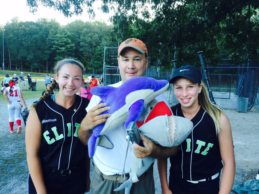 NJEliteSoftball's tweet photo. @EliteSelect18U players with the famous #EdBates @edandtheflipp @Samster120 @laurennallennn #Flippy http://t.co/6SRVttqfBw