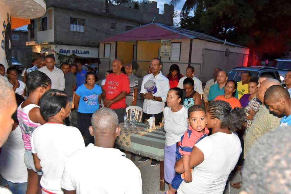 JoseMontasD's tweet photo. Se suman el Barrio los Coquitos, los Molinas, a formar parte de este gran [PROYECTO]. #SanCristobalGANAconJose http://t.co/W8PF8VX3VE