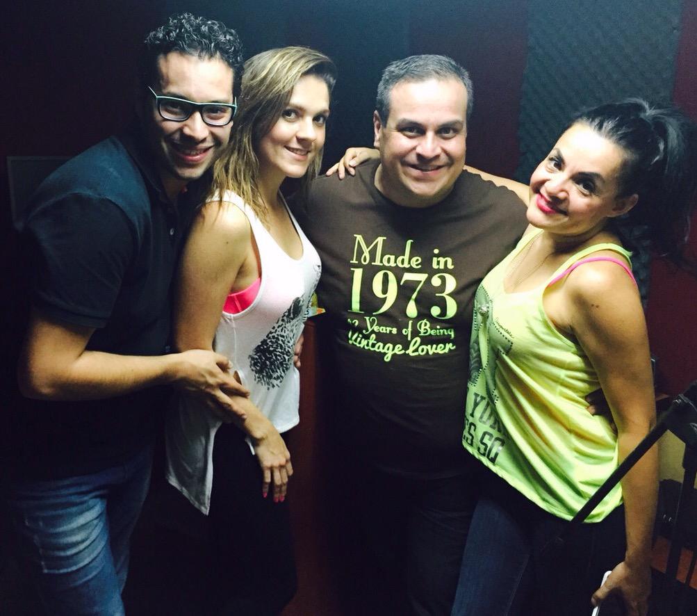 _MikeVa_'s tweet photo. Grabación del disco de @Hercules_Start con @loredlagarza @ZORAIDAGOMEZ @gervillegas @Ulises_CvZ @darel55 http://t.co/2kJPNqeGSA