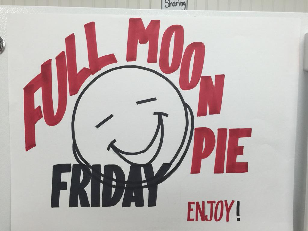 SouthsideHD0226's tweet photo. #FullMoon #BlueMoon2015 Friday today! http://t.co/ZwgMWpeVp3