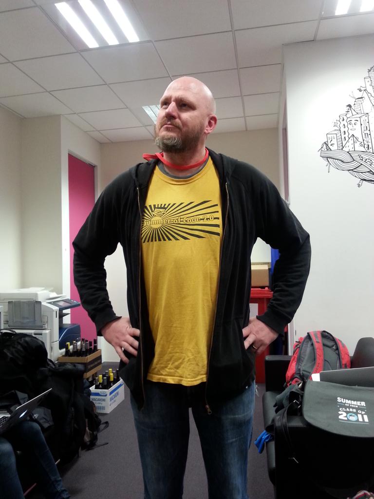 summeroftech's tweet photo. And @johnclegg leaps to the front of our Vintage @summeroftech t-shirt challenge: #SoC07 @kuahyeow, u got a #SoC1.0? http://t.co/L57lvjokp5