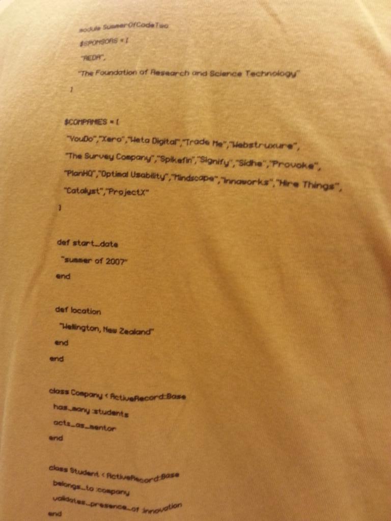 summeroftech's tweet photo. And @johnclegg leaps to the front of our Vintage @summeroftech t-shirt challenge: #SoC07 @kuahyeow, u got a #SoC1.0? http://t.co/L57lvjokp5