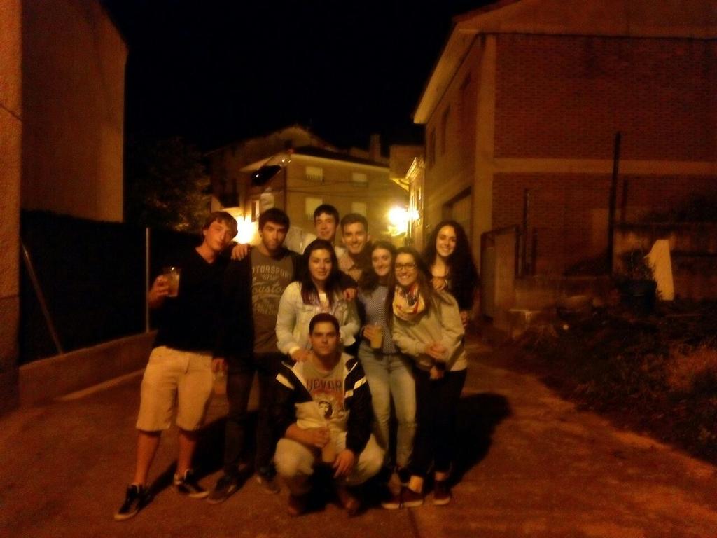 bargondia's tweet photo. Noches improvisadas que se convierten en las mejores http://t.co/d9l1KBJGr0