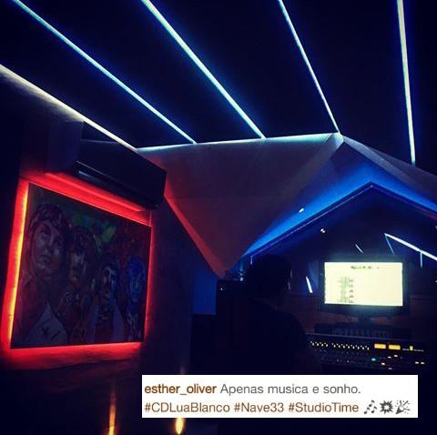 AccessLuaBR's tweet image. E hoje será mais uma madrugada de  gravação do #CDLuaBlanco no Studio Nave 33. (Fotos postada agora à pouco via ig)!