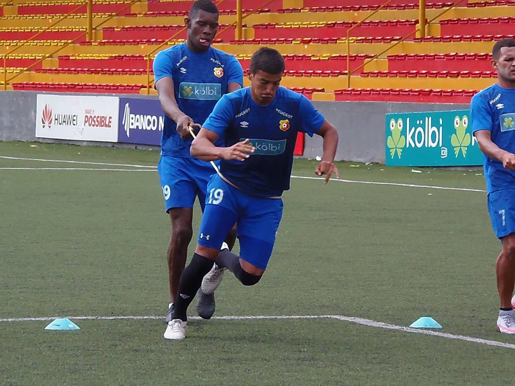 Keyner_Brown99's tweet photo. Quiero agradecerle a la afición más linda del mundo por estar con el Team siempre, y mañana vamos con todo! #KB99 http://t.co/DxV9EB1guY