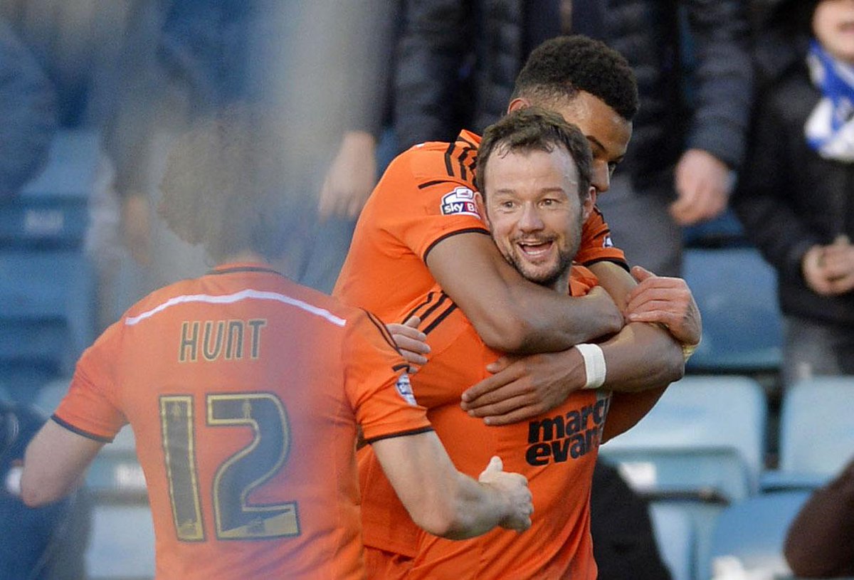 Breaking News: We are are delighted to announce the signing of striker Noel Hunt on an initial one-year deal.