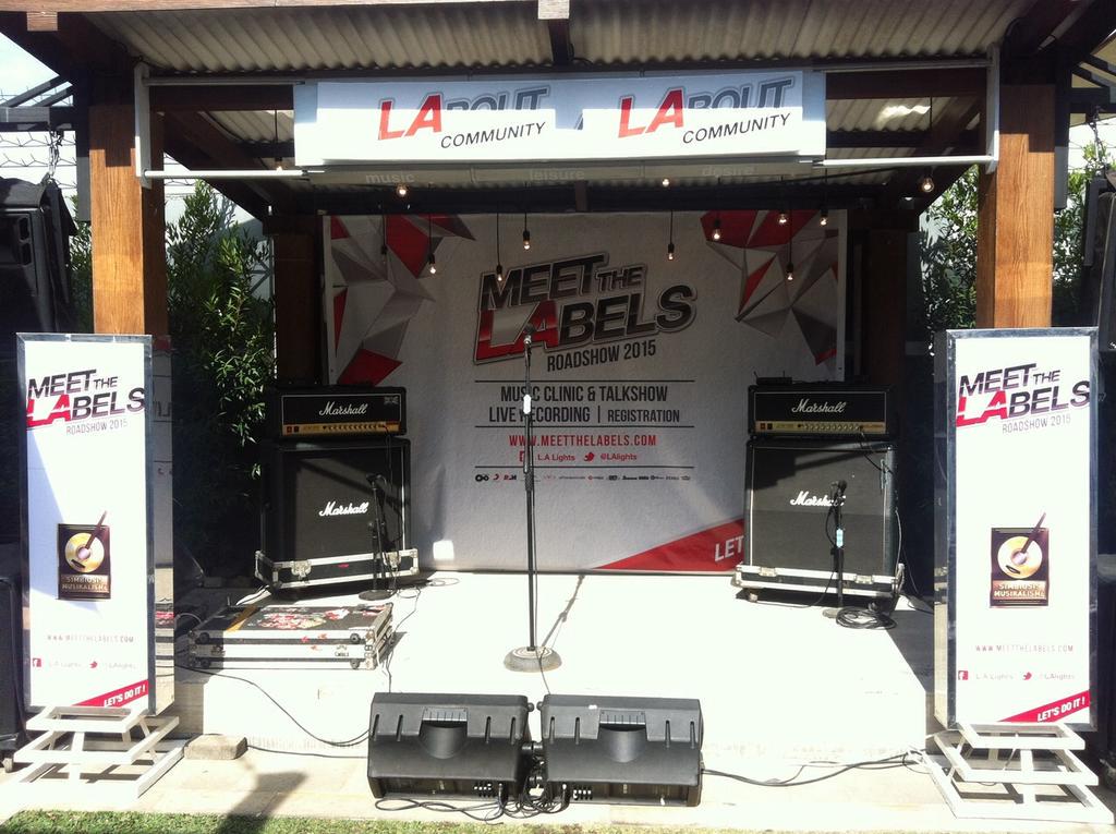 Panggung music clinic w/ @ED_cokelat &amp; <a href="/arbillNTR/">Arbillsan Sako</a> at <a href="/MONOPOLISOEHAT/">MONOPOLI SOEHAT</a> Malang! #MeetTheLabels2015