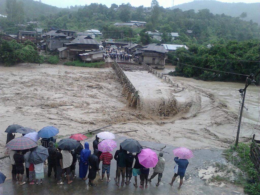 sowmyaa_b's tweet photo. floods ravage Chandel dist (manipur) &amp; destroy lives.#stateapathy #mediasilence @ndtv @the_hindu @TimesNow @firstpost http://t.co/Q7kOMIQ6x0