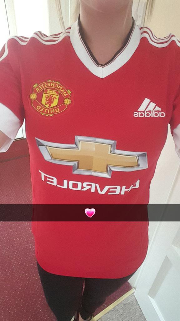 amylhall's tweet photo. Loving the new shirt #mufc @ManUtd http://t.co/oP92uaL5KG