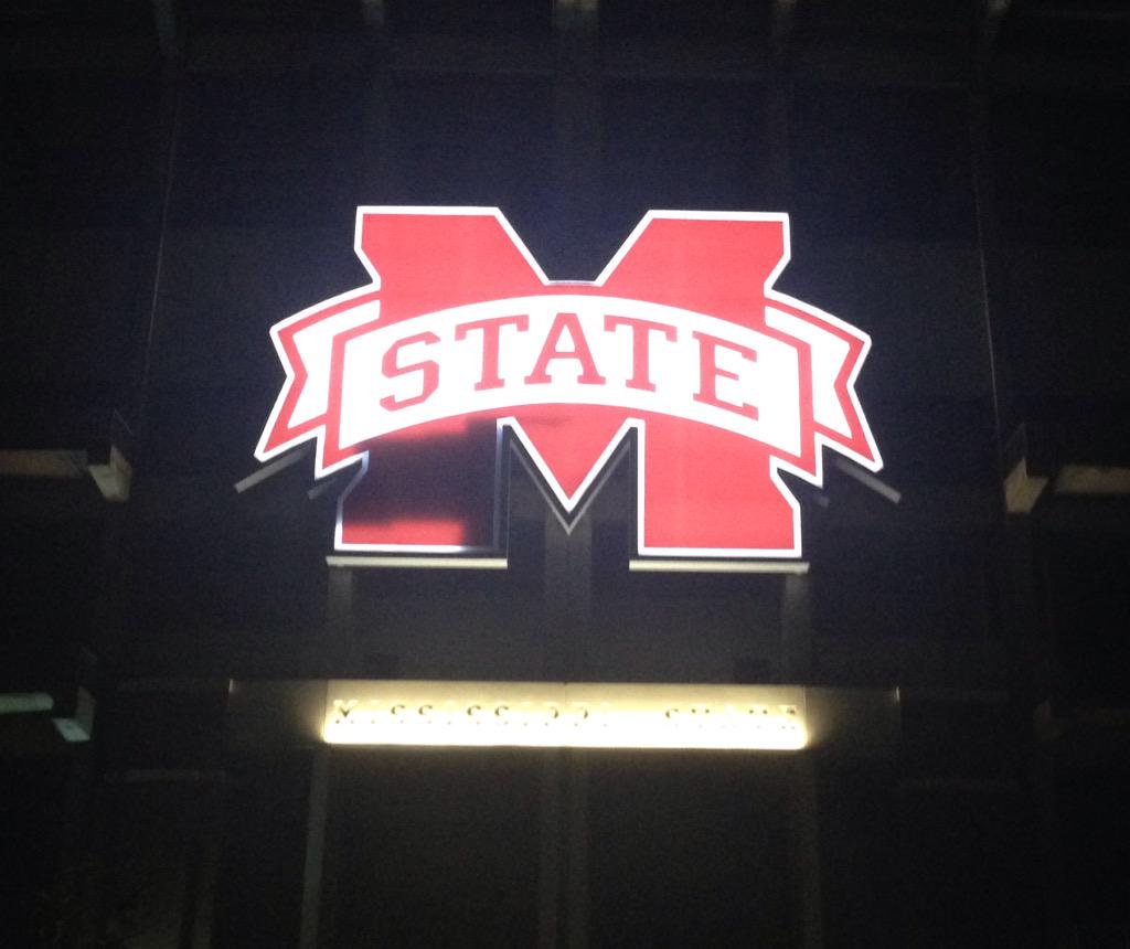 15 minutes until the application goes live! RT if you're awake! #MaroonAtMidnight