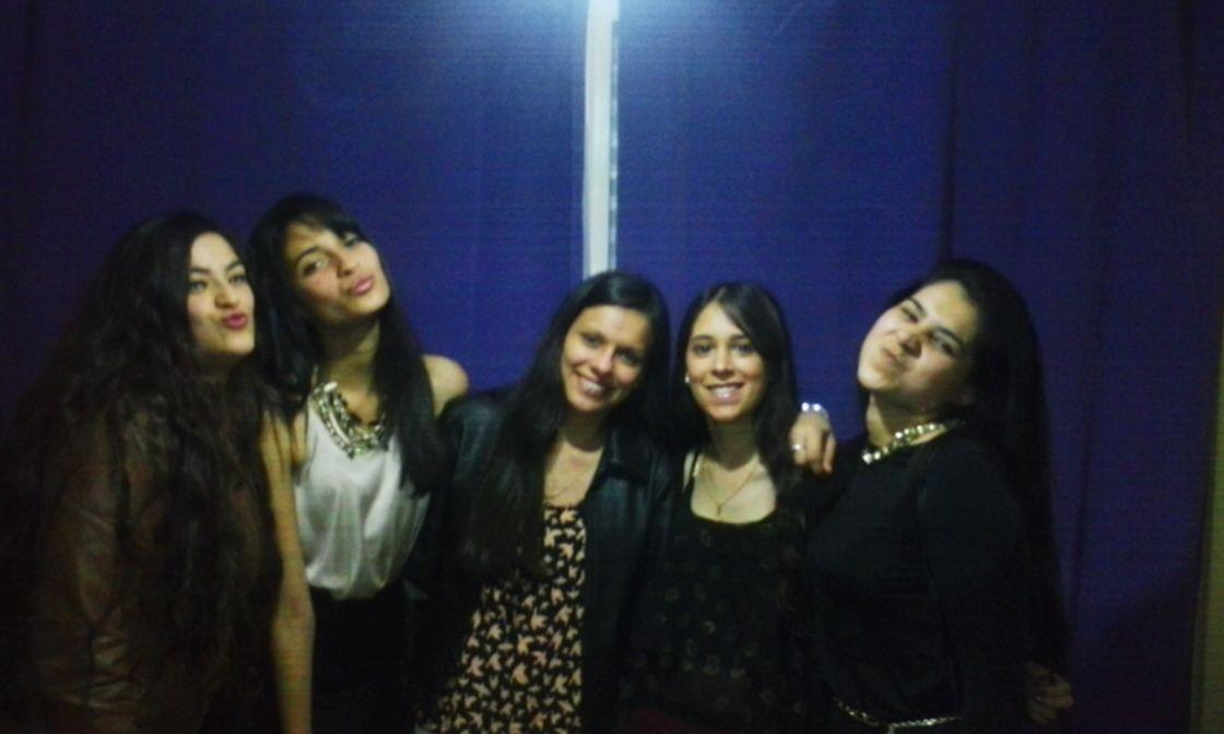 CamilaGonzale92's tweet photo. A parrandear con las viejas! http://t.co/wtJfSLHKeK