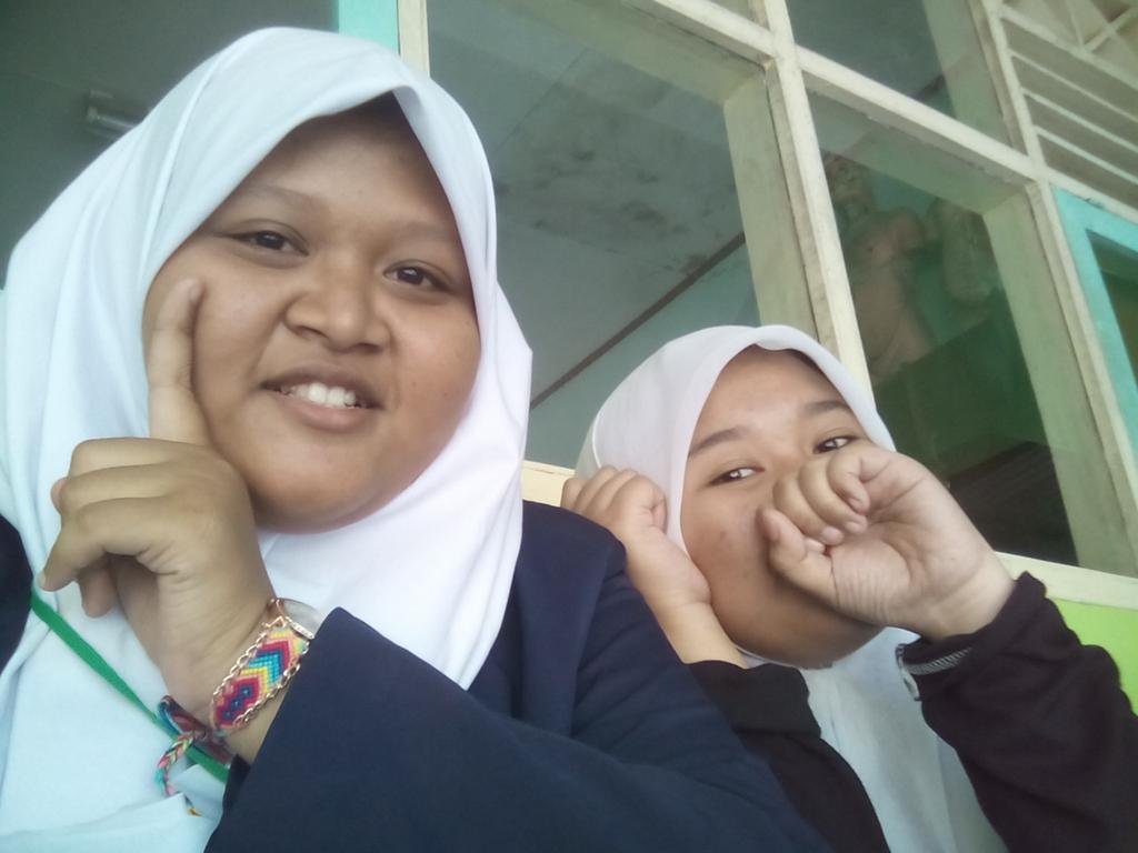 Jhenny_Putri's tweet photo. Hehehe http://t.co/Ox7MdAy8bj