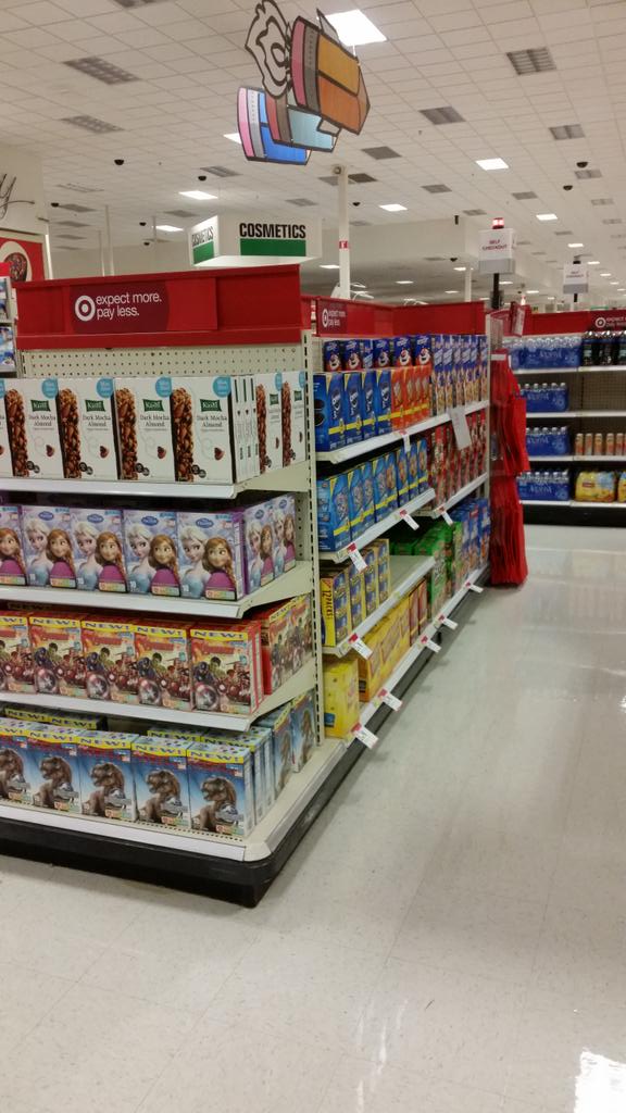 HBTGT's tweet photo. Intern Natalee's last closing LOD shift and she is leading the zone like a boss! #NataleedarealMVP #1763gonnasmissyou http://t.co/nooSp0eHPO