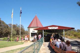 Canning_River's tweet photo. http://t.co/xMtR0oK09m

Train ride for the kids - breakfast for you! http://t.co/ravOSNiAKb