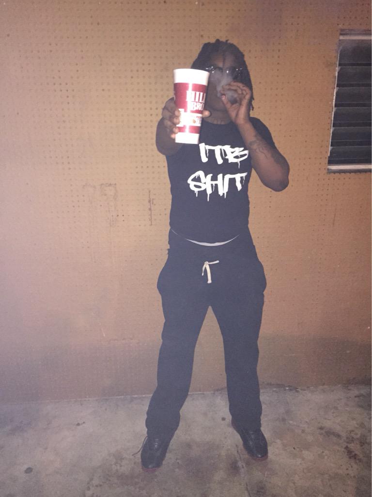 TTBNEZ's tweet photo. Selling dat Dope put the Trap I did it 😈💯💯 #TTB #PlayingCrazy #Demons http://t.co/9o4tgdlaEz