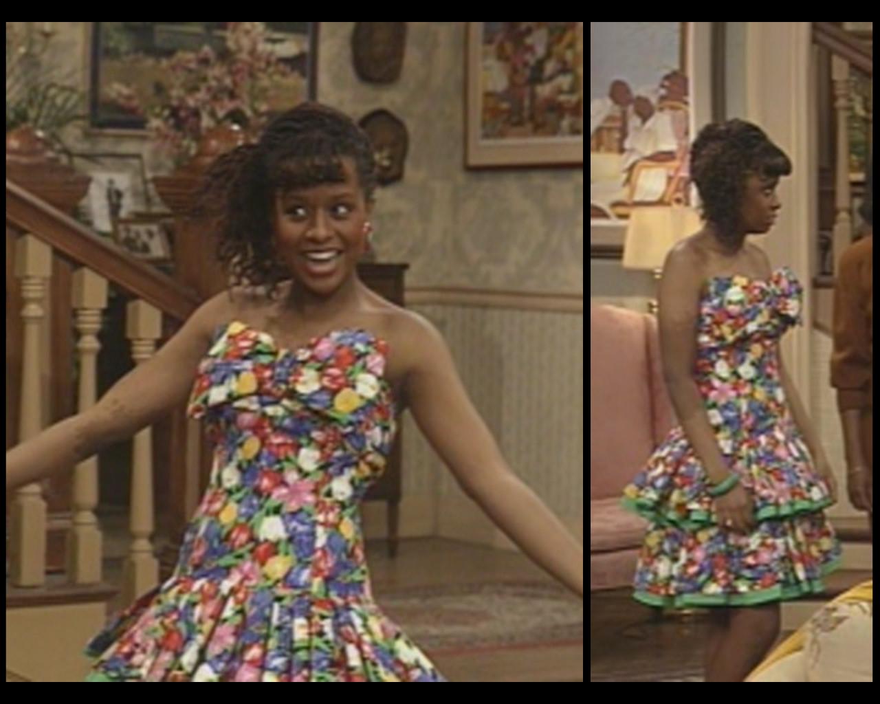 Happy Birthday to Tempestt Bledsoe, who turns 42 today! 