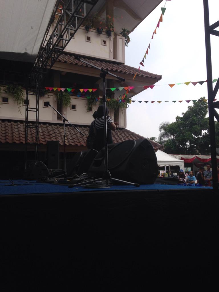 repro_co's tweet photo. Now @diazdanar and @Ankatama_ on stage THE MOST BRAVOST http://t.co/uuj5QHbU7T