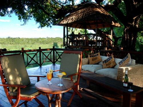 Mtpatourism's tweet photo. Savour the impression of being in a tree house? A lodge-style #winterpackagesMP R2780/night http://t.co/tQHID38sDl http://t.co/5Xs9y00pNX