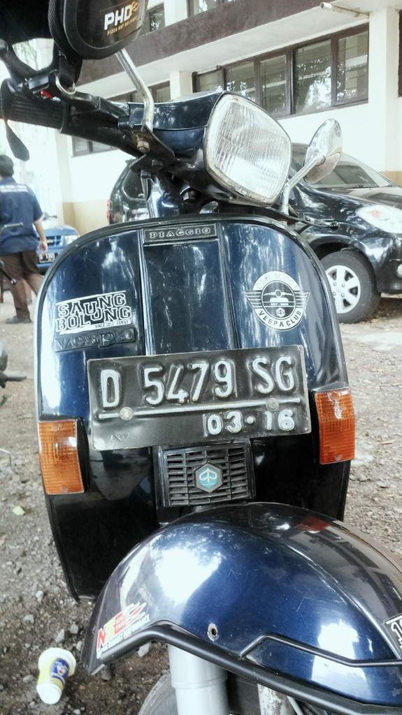 oldscooter15's tweet photo. OldScoot

#oldscooter
#komunitasvespa
#vespaindonesia
#vespacimahi
#vespaexclusive http://t.co/cw7Kxknc8e