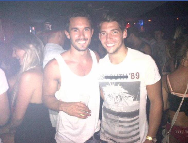 SWhybornex's tweet photo. Happy birthday brother! Seems like yesterday we were suppin round wavehouse pool! @alexcannon247 #OneSpeed #2012 http://t.co/oVbzErfbbG