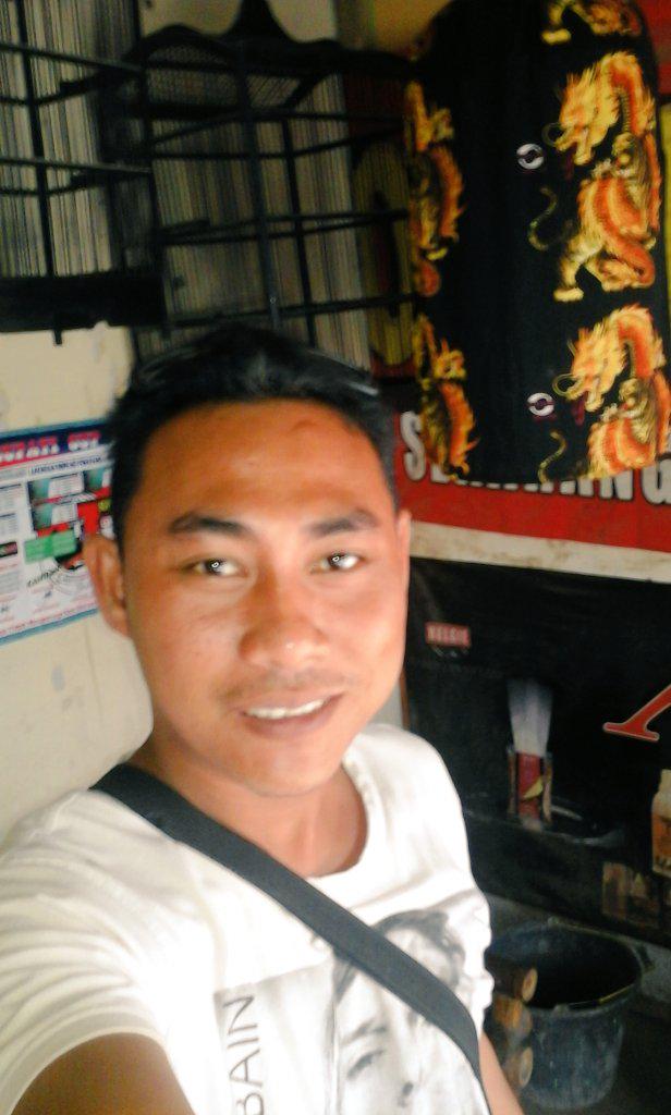 samudralex's tweet photo. My selfie...!!! http://t.co/ROyn2s7LU8