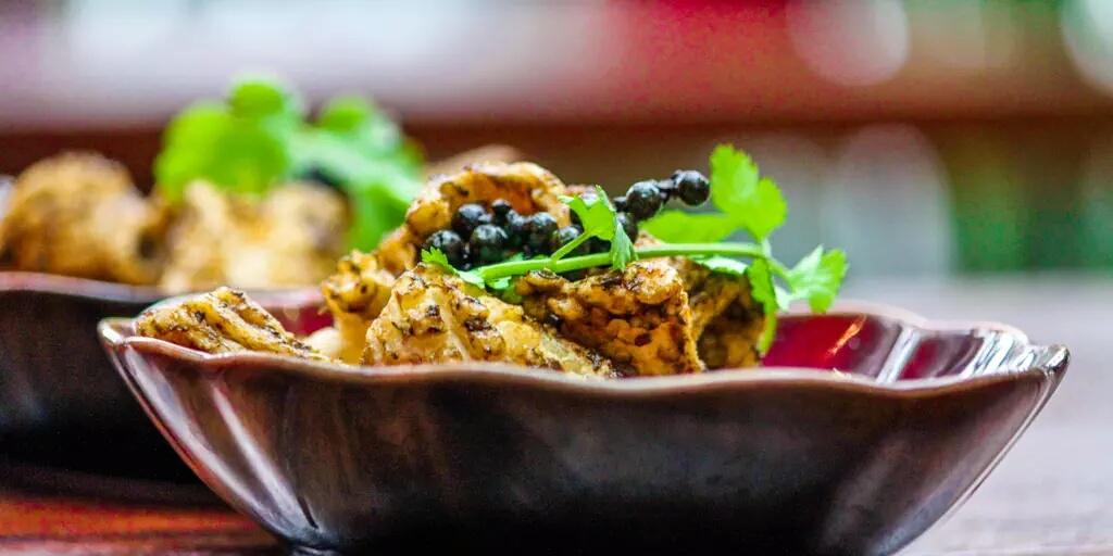 busabaeathai's tweet photo. @Mahala_Ashley what, you mean this Thai calamari...? 😉 http://t.co/qCfUgeYrpK