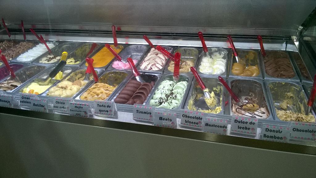 cgutierrezse's tweet photo. Comenzamos el dia con un batido de helado???? Qué sabor t apetece? #verano http://t.co/O8jGAsGZIW